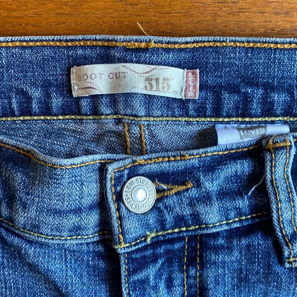 Levi’s Boot Cut Jeans - Picture 3 of 11